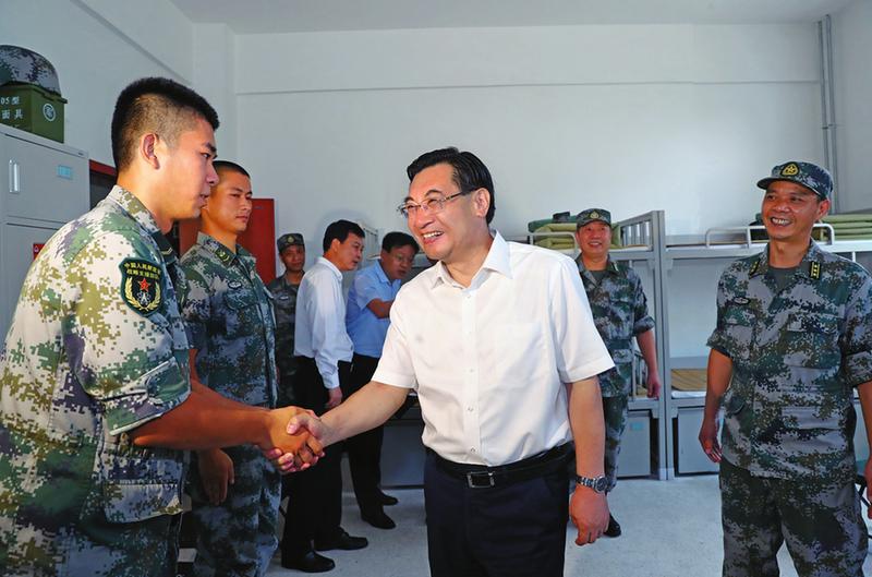 胡和平在駐陜某部走訪慰問時強調 鞏固發展軍政軍民團結 扎實推進強軍興陜事業
