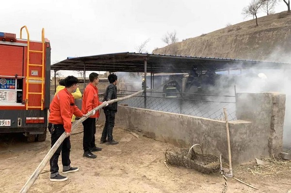 戰(zhàn)火情！采氣人救援義舉受贊揚(yáng)