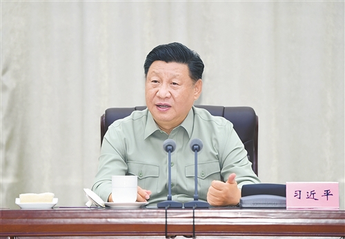 習(xí)近平在視察海軍陸戰(zhàn)隊時強(qiáng)調(diào)  加快推進(jìn)轉(zhuǎn)型建設(shè) 加快提升作戰(zhàn)能力努力鍛造一支合成多能快速反應(yīng)全域運用的精兵勁旅 