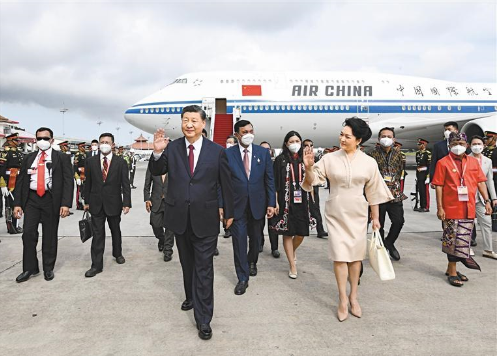 習近平抵達巴厘島出席二十國集團領導人第十七次峰會 