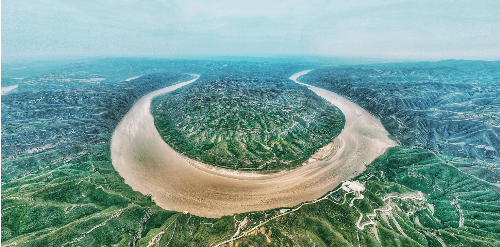 ?航拍的榆林市清澗縣太極圣境景區(qū)黃河太極灣