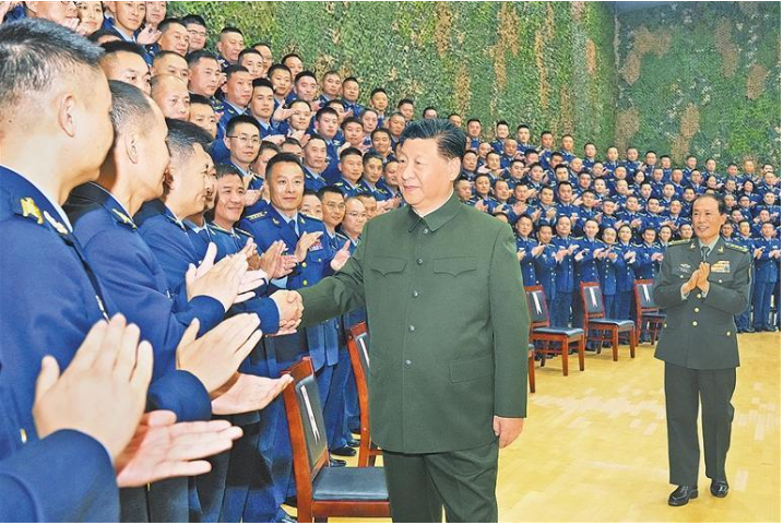 習(xí)近平在視察空降兵軍時(shí)強(qiáng)調(diào)  全面加強(qiáng)練兵備戰(zhàn) 提高空降作戰(zhàn)能力 努力建設(shè)一支強(qiáng)大的現(xiàn)代化空降兵部隊(duì)