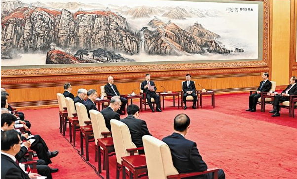 習近平同黨外人士共迎新春   代表中共中央，向各民主黨派、工商聯和無黨派人士，向統一戰線廣大成員，致以誠摯問候和新春祝福   王滬寧蔡奇出席