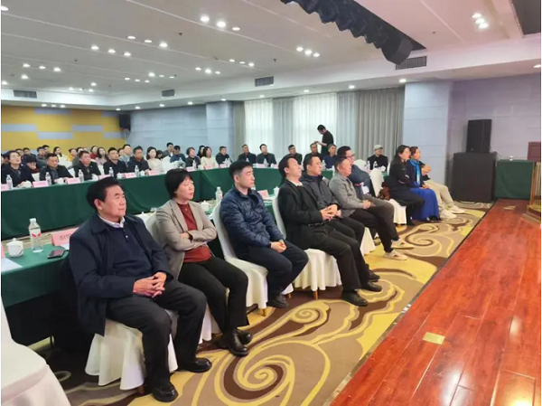 中央電視臺《陽光教育 走進大山》首映式暨校長座談會在西安舉行